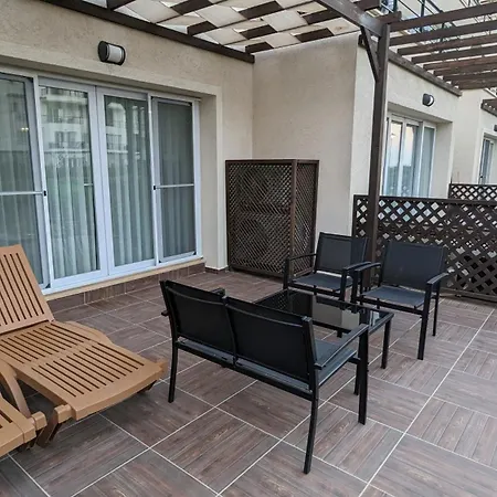Apartment Smart With Large Terrace
