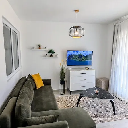 شقة Smart With Large Terrace